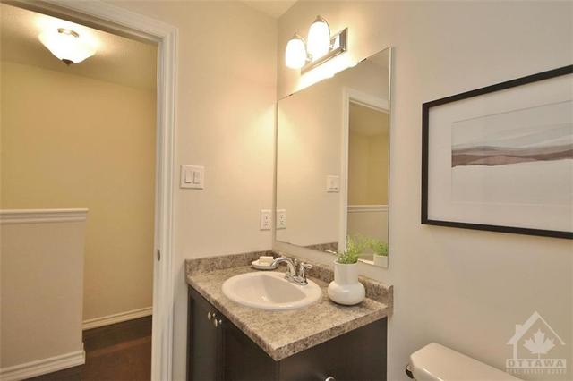 415 Rosingdale Street, Townhouse with 2 bedrooms, 2 bathrooms and 3 parking in Ottawa ON | Image 24