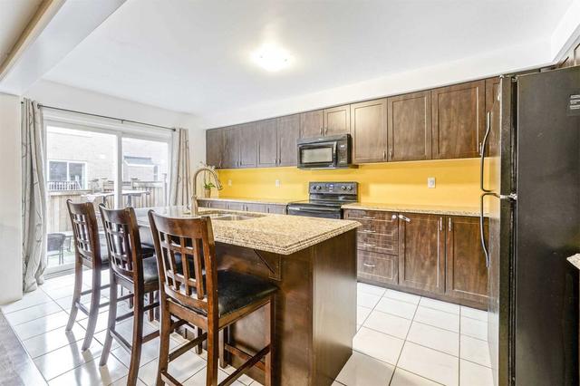 62 Dredge Crt, House attached with 3 bedrooms, 3 bathrooms and 3 parking in Milton ON | Image 10