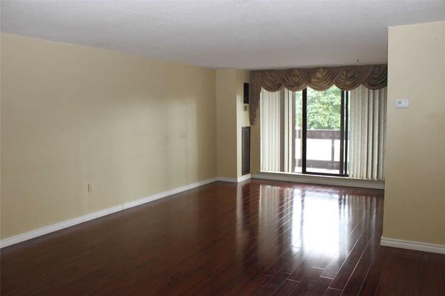201 - 21 Knightsbridge Rd, Condo with 3 bedrooms, 2 bathrooms and 1 parking in Brampton ON | Image 5