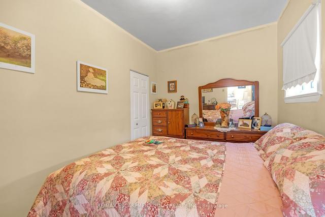 92 Chatham St, House detached with 2 bedrooms, 1 bathrooms and 3 parking in Hamilton ON | Image 9