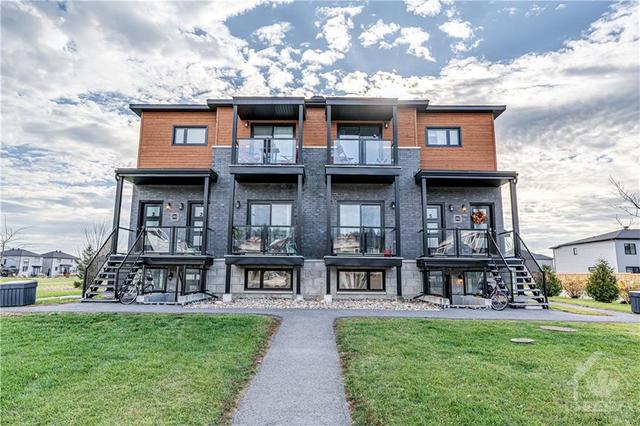 4 - 251 Capri Avenue, Condo with 2 bedrooms, 1 bathrooms and 1 parking in Russell ON | Card Image