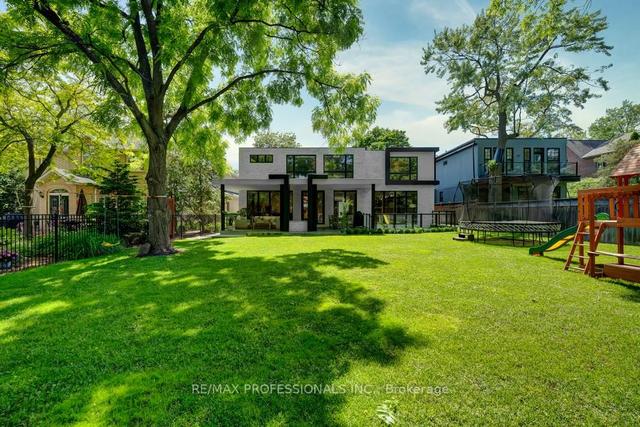 53 Royalavon Cres, House detached with 4 bedrooms, 6 bathrooms and 6 parking in Toronto ON | Image 33