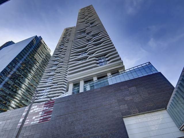 6302 - 100 Harbour St, Condo with 2 bedrooms, 2 bathrooms and 0 parking in Toronto ON | Image 1