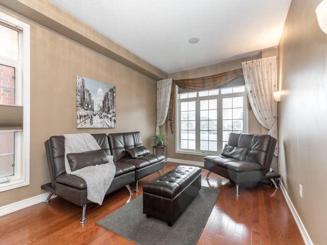 8 Timmins St, House detached with 4 bedrooms, 4 bathrooms and 4 parking in Brampton ON | Image 4