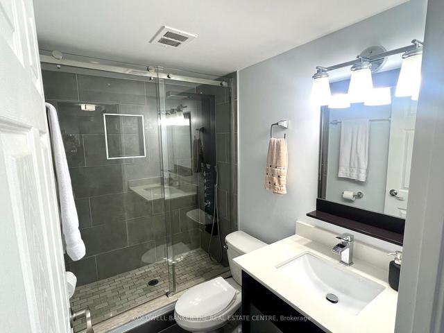 1430 - 33 Harbour Sq, Condo with 1 bedrooms, 1 bathrooms and 1 parking in Toronto ON | Image 7