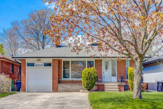 4 Cardigan Rd, House detached with 3 bedrooms, 2 bathrooms and 5 parking in Toronto ON | Image 1