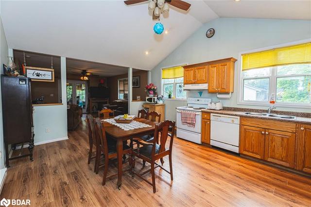 2181 Town Line Road, House detached with 3 bedrooms, 1 bathrooms and null parking in Oro Medonte ON | Image 4