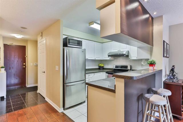 206 - 22 Olive Ave, Condo with 1 bedrooms, 1 bathrooms and 2 parking in Toronto ON | Image 6