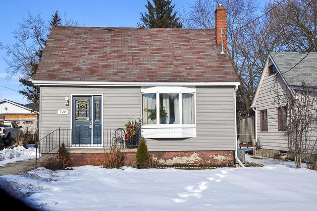 128 Bridge St W, House detached with 3 bedrooms, 1 bathrooms and 3 parking in Waterloo ON | Image 1