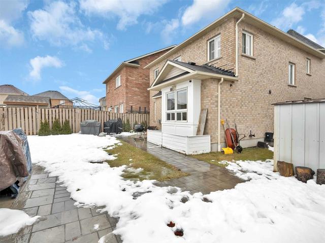 11 Abraham Crt, House detached with 3 bedrooms, 3 bathrooms and 2 parking in Ajax ON | Image 33