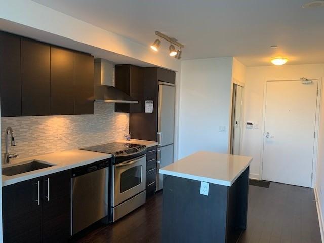 1001 - 58 Orchard View Blvd, Condo with 1 bedrooms, 2 bathrooms and 0 parking in Toronto ON | Image 2