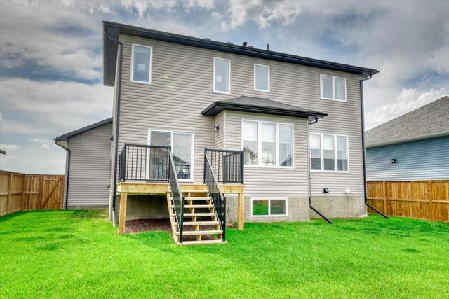 19 Vireo Avenue, House detached with 3 bedrooms, 2 bathrooms and 2 parking in Olds AB | Image 4