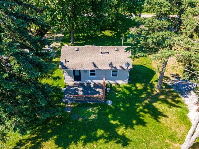 4973 Beach Road, House detached with 2 bedrooms, 1 bathrooms and 4 parking in Port Colborne ON | Image 24