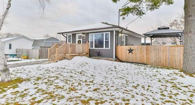 44 Leopold St, House detached with 1 bedrooms, 1 bathrooms and 6 parking in Quinte West ON | Image 2