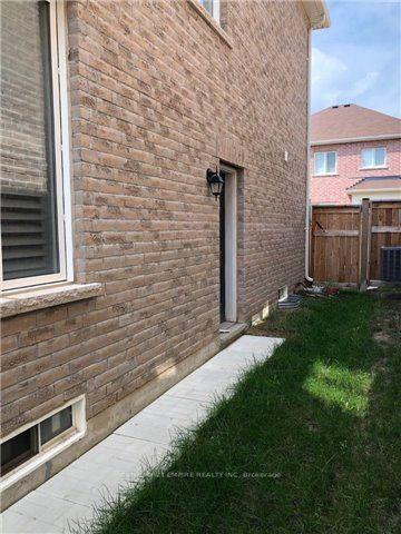 15 Zanetta Cres, House detached with 4 bedrooms, 5 bathrooms and 4 parking in Brampton ON | Image 11