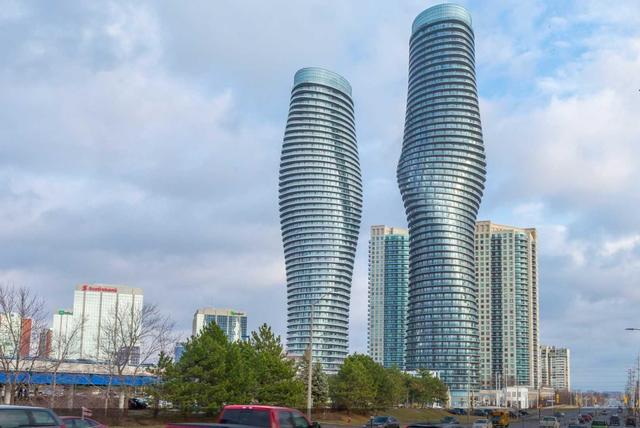 2202 - 50 Absolute Ave, Condo with 2 bedrooms, 1 bathrooms and 1 parking in Mississauga ON | Image 1