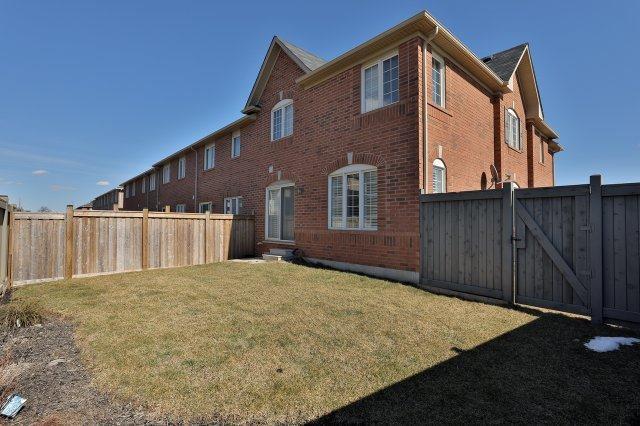 362 Chuchmach Clse, House attached with 3 bedrooms, 3 bathrooms and 1 parking in Milton ON | Image 18