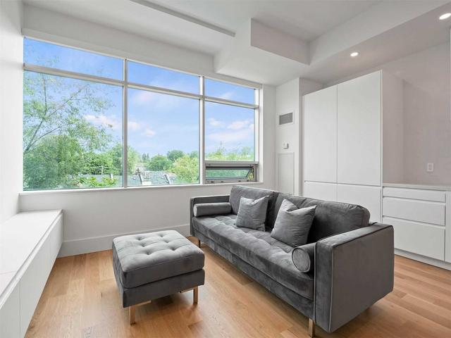 210 - 562 Eglinton Ave E, Condo with 2 bedrooms, 1 bathrooms and 1 parking in Toronto ON | Image 25