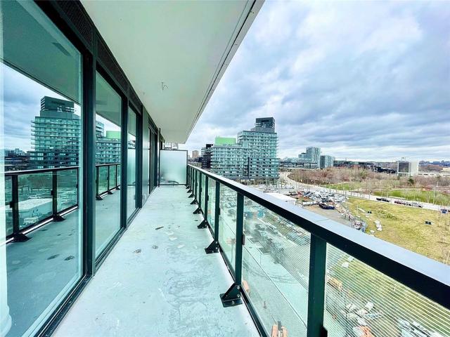 s805 - 180 Mill St, Condo with 3 bedrooms, 2 bathrooms and 1 parking in Toronto ON | Image 2