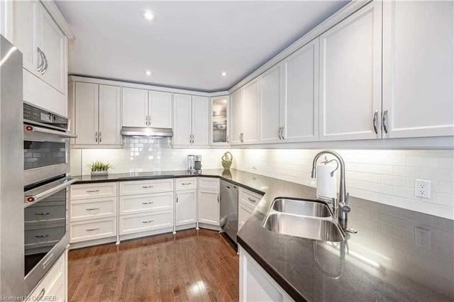 220 Robinson St, House attached with 3 bedrooms, 3 bathrooms and 2 parking in Oakville ON | Image 36