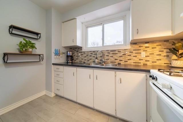 625 Francis Rd, Townhouse with 2 bedrooms, 2 bathrooms and 3 parking in Burlington ON | Image 6