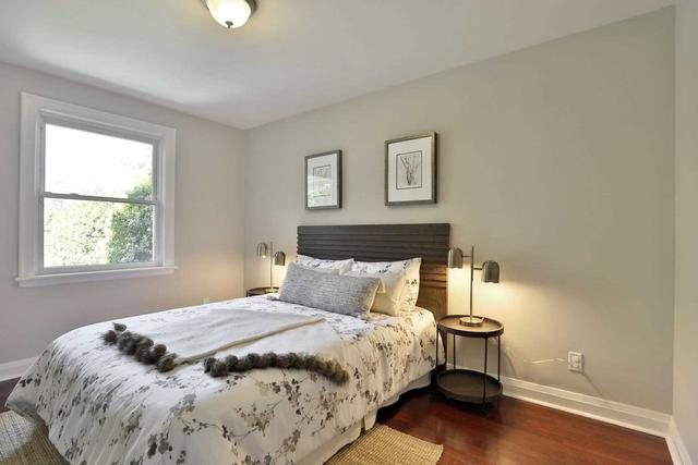 27 Park Ave E, House detached with 2 bedrooms, 2 bathrooms and 3 parking in Burlington ON | Image 11