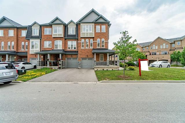 23 New Pines Tr, House attached with 3 bedrooms, 3 bathrooms and 2 parking in Brampton ON | Image 1