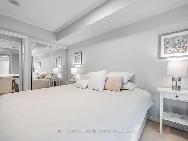 544 - 250 Wellington St W, Condo with 1 bedrooms, 1 bathrooms and 0 parking in Toronto ON | Image 2