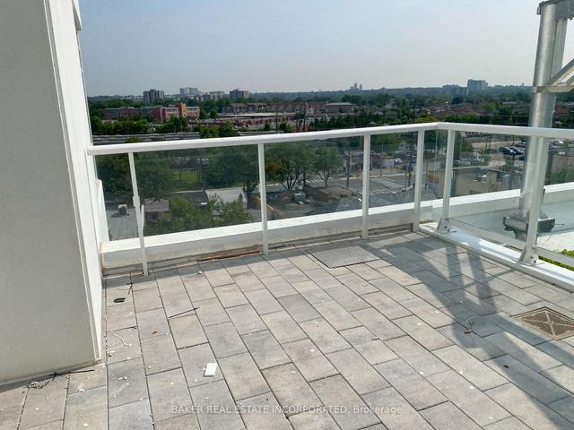 701 - 10 Wilby Cres, Condo with 3 bedrooms, 2 bathrooms and 1 parking in Toronto ON | Image 6