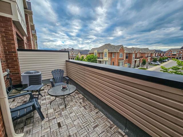 10598 Bathurst St N, House attached with 3 bedrooms, 3 bathrooms and 2 parking in Vaughan ON | Image 5