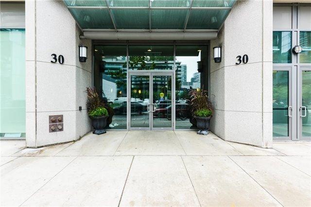 501 - 30 Grand Trunk Cres, Condo with 1 bedrooms, 1 bathrooms and null parking in Toronto ON | Image 2