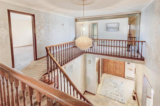 51 Burnhamill Pl, House detached with 5 bedrooms, 4 bathrooms and 6 parking in Toronto ON | Image 7