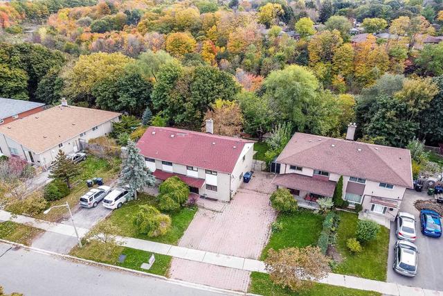 47 Lakeland Dr, House semidetached with 4 bedrooms, 3 bathrooms and 4 parking in Toronto ON | Image 33