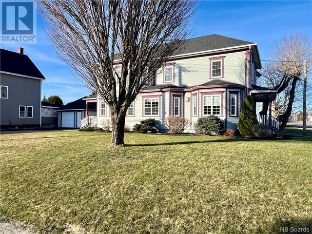 292 Chapel Street, House detached with 3 bedrooms, 2 bathrooms and null parking in Grand Falls NB | Image 2