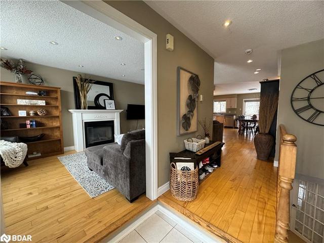 154 Mapleton Avenue, House detached with 6 bedrooms, 2 bathrooms and 5 parking in Barrie ON | Image 22