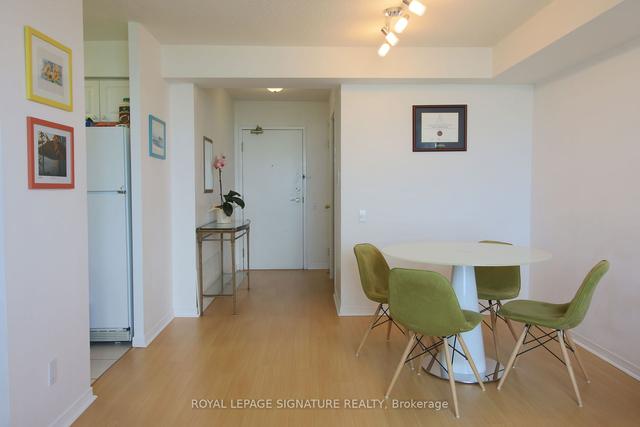 2210 - 8 Hillcrest Ave, Condo with 2 bedrooms, 2 bathrooms and 1 parking in Toronto ON | Image 21