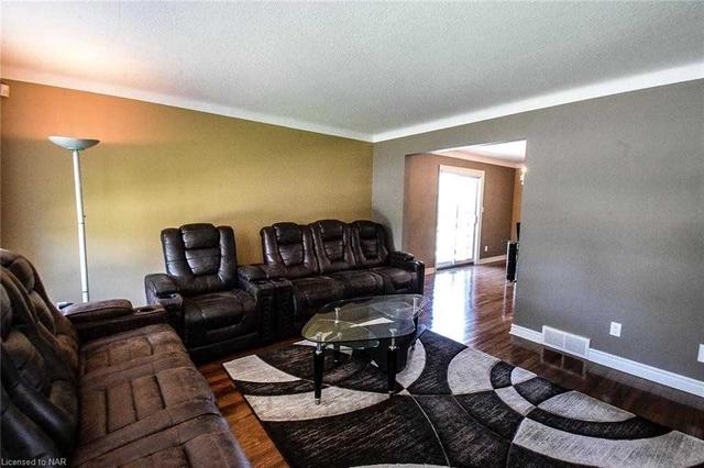 30 Leeson St, House detached with 3 bedrooms, 2 bathrooms and 3 parking in St. Catharines ON | Image 36