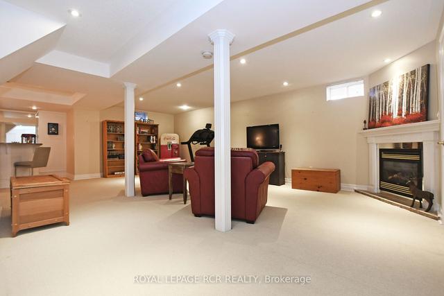 271 Rhodes Circ, House detached with 4 bedrooms, 4 bathrooms and 6 parking in Newmarket ON | Image 22