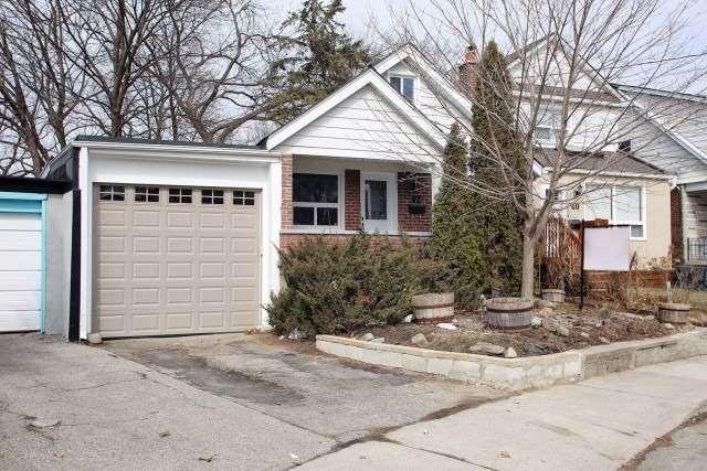 42 Bexley Cres, House detached with 2 bedrooms, 2 bathrooms and 2 parking in Toronto ON | Image 1