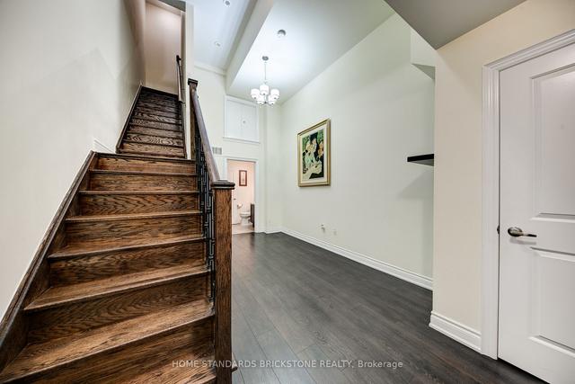 7 - 10 Hargrave Lane, Townhouse with 3 bedrooms, 3 bathrooms and 1 parking in Toronto ON | Image 6