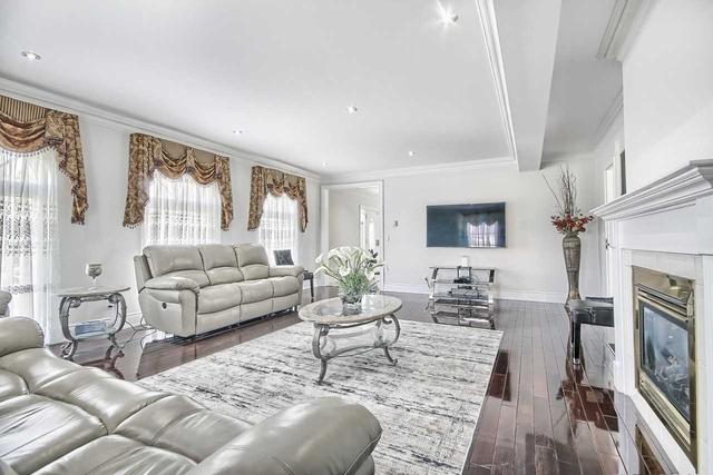 23 Morris Crt, House detached with 9 bedrooms, 8 bathrooms and 13 parking in Brampton ON | Image 7