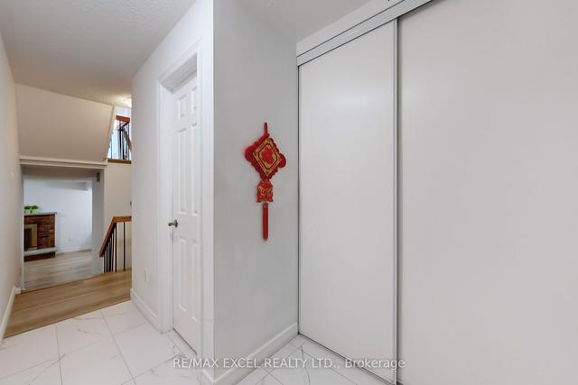 566 Sandhurst Circ, Townhouse with 3 bedrooms, 2 bathrooms and 2 parking in Toronto ON | Image 14