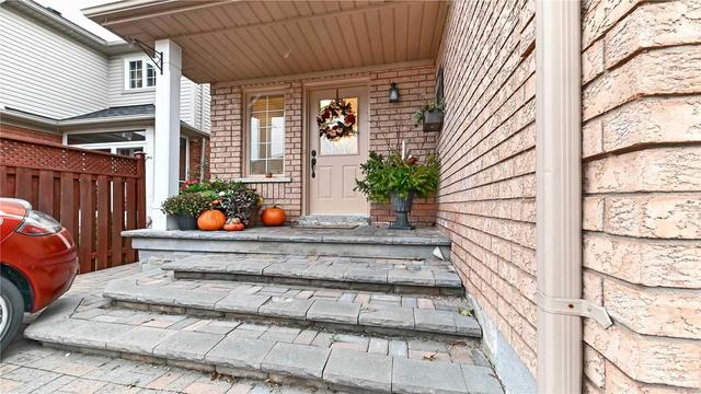 1258 Mowat Lane, House attached with 3 bedrooms, 4 bathrooms and 2 parking in Milton ON | Image 2