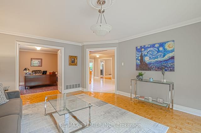 42 Woolacott Rd, House detached with 4 bedrooms, 6 bathrooms and 6 parking in Vaughan ON | Image 2