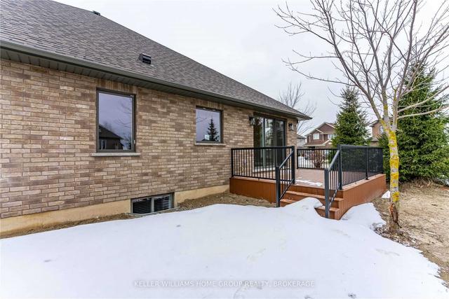10 Carriage Crossing, House detached with 3 bedrooms, 3 bathrooms and 6 parking in Mapleton ON | Image 33