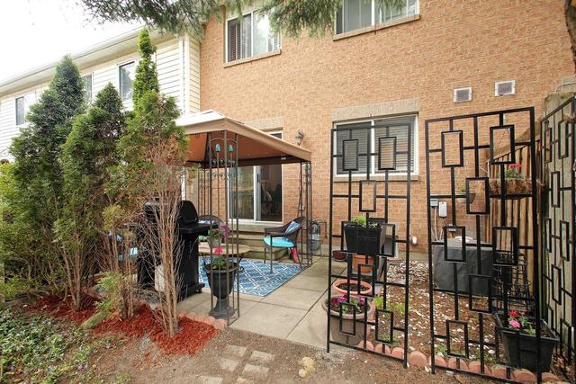 542 Priddle Rd, Townhouse with 3 bedrooms, 2 bathrooms and 2 parking in Newmarket ON | Image 20