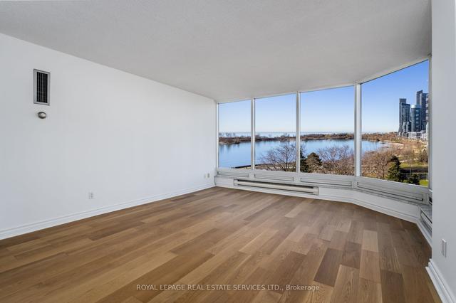 809 - 1 Palace Pier Crt, Condo with 2 bedrooms, 2 bathrooms and 2 parking in Toronto ON | Image 2