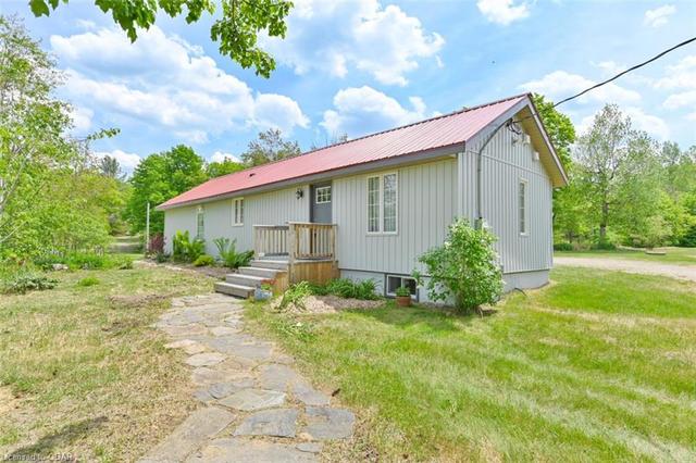 113456 Highway 7, House detached with 3 bedrooms, 2 bathrooms and 13 parking in Addington Highlands ON | Image 4