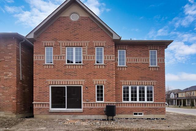 1215 Drinkle Cres, House detached with 4 bedrooms, 3 bathrooms and 4 parking in Oshawa ON | Image 33