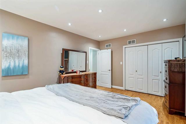 22 Cranleigh Crt, House detached with 3 bedrooms, 2 bathrooms and 10 parking in Toronto ON | Image 20
